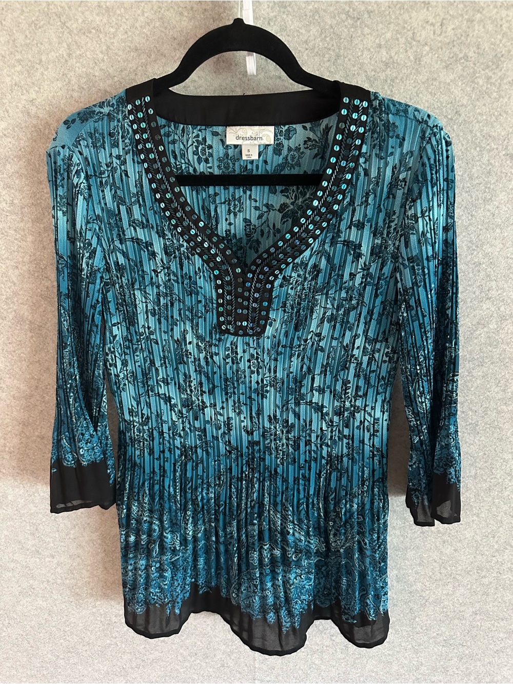 Dressbarn Blue/Teal and Black Floral Pleated V-Neck Tunic